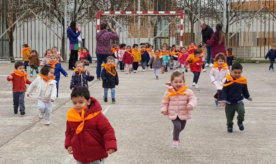 Foto 5 - Los peques de la Escuela Infantil se preparan para el Carnaval capote y muleta en mano  