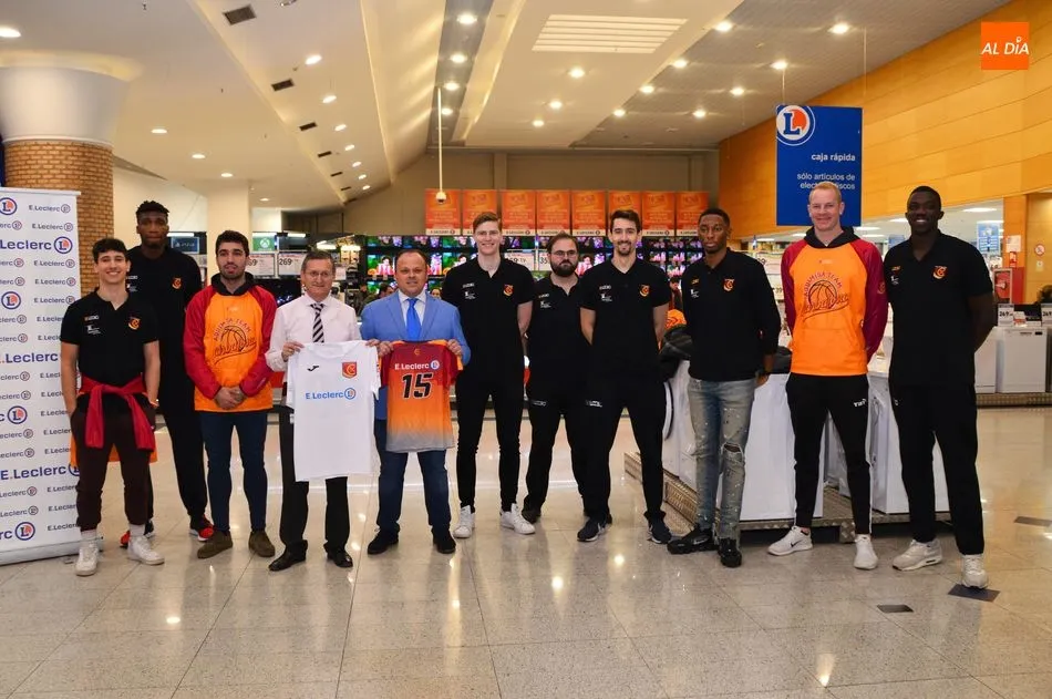 Foto 9 - El Carbajosa presenta a varios de sus equipos por todo lo alto