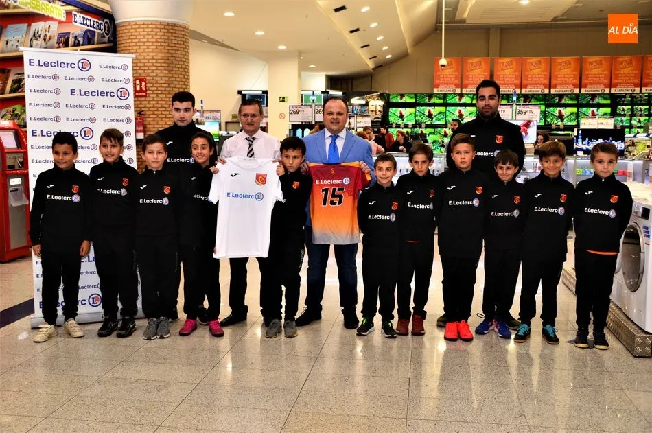 Foto 8 - El Carbajosa presenta a varios de sus equipos por todo lo alto
