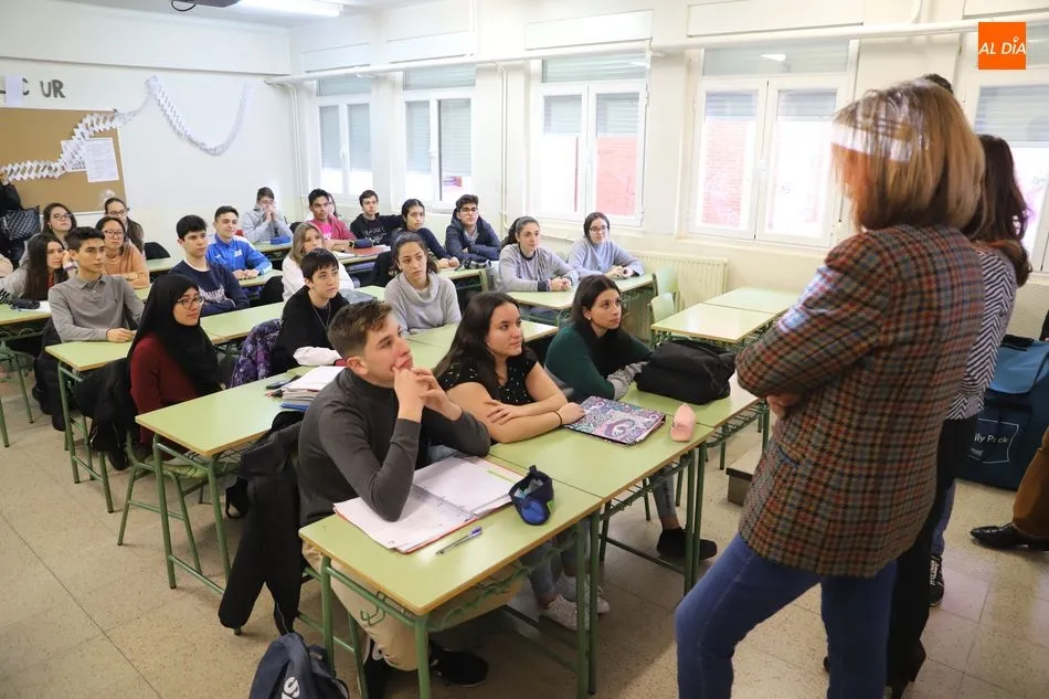 Foto 2 - Un total de 3.500 estudiantes de Salamanca se forman en primeros auxilios b&aacute;sicos