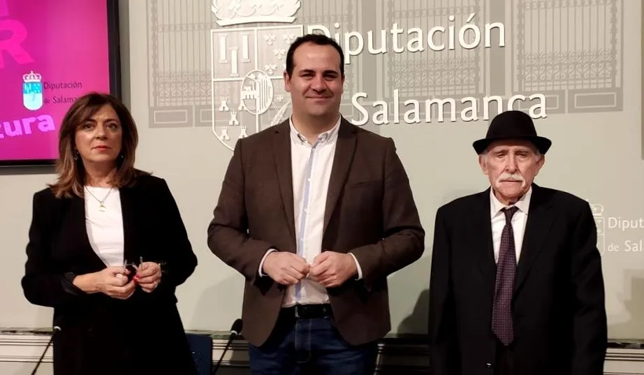 Isabel Bernardo, David Mingo y Luis Frayle Delgado, en la presentación de la revista Los papeles del martes. Foto EP