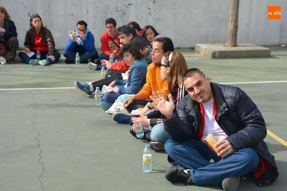 Foto 3 - Los voluntarios de Manos Unidas repartir&aacute;n cerca de 20.000 bocadillos en Salamanca
