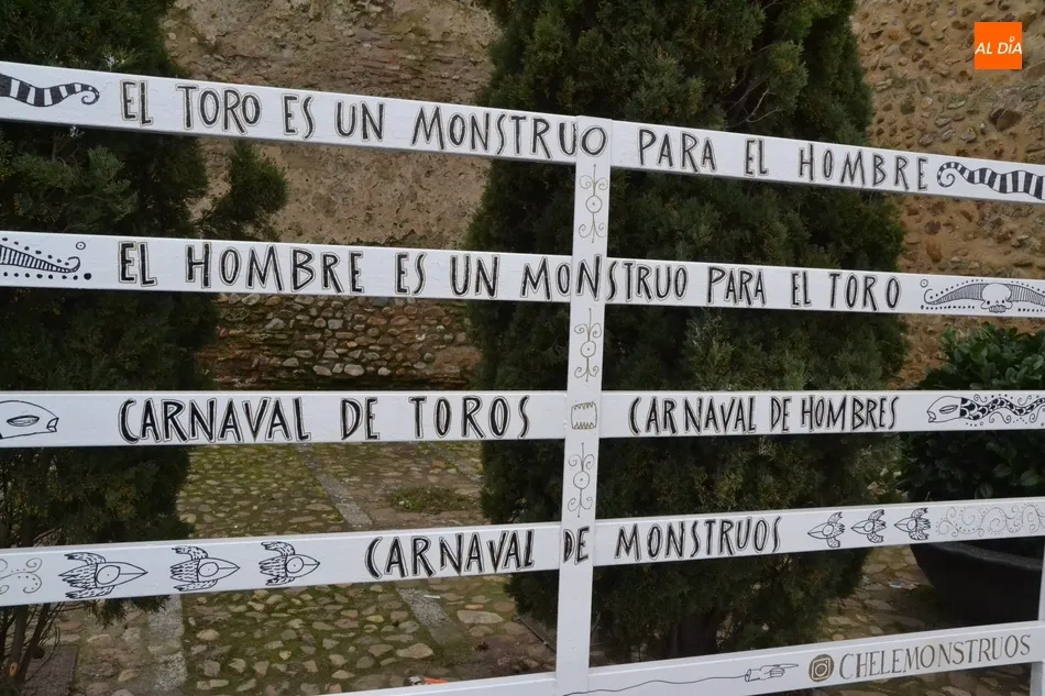 Un Carnaval de toros, hombres y monstruos  