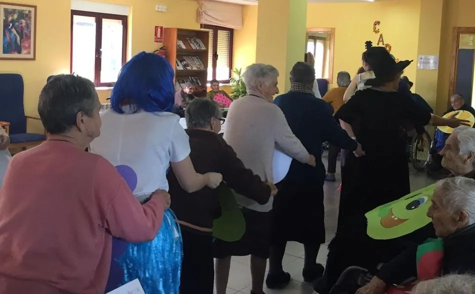Foto 10 - Los mayores de la residencia municipal de Masueco se adelantan al Carnaval  