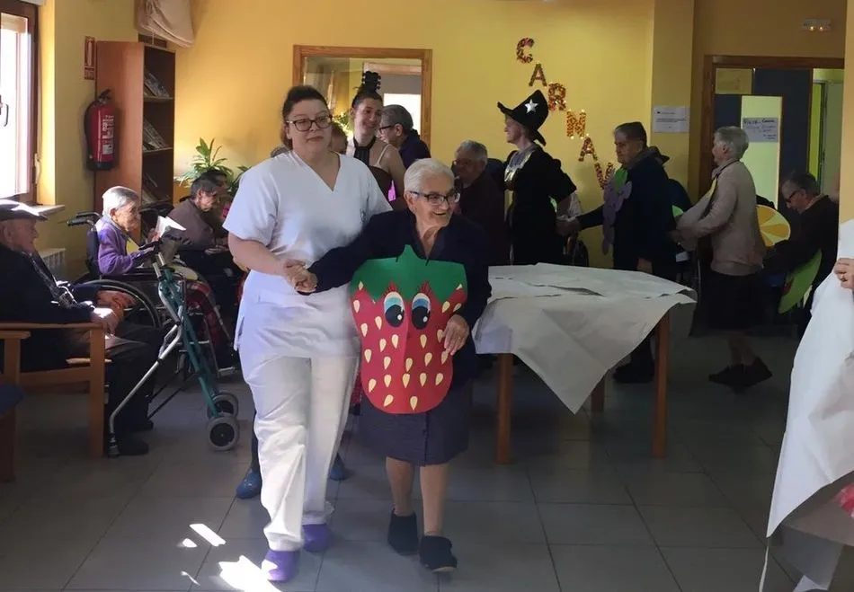 Foto 9 - Los mayores de la residencia municipal de Masueco se adelantan al Carnaval  