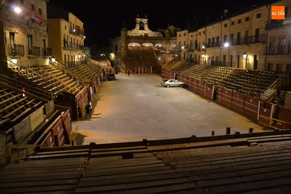 Foto 7 - La Plaza tambi&eacute;n espera impaciente el inicio de la fiesta  