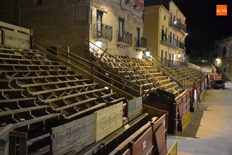 Foto 10 - La Plaza tambi&eacute;n espera impaciente el inicio de la fiesta  