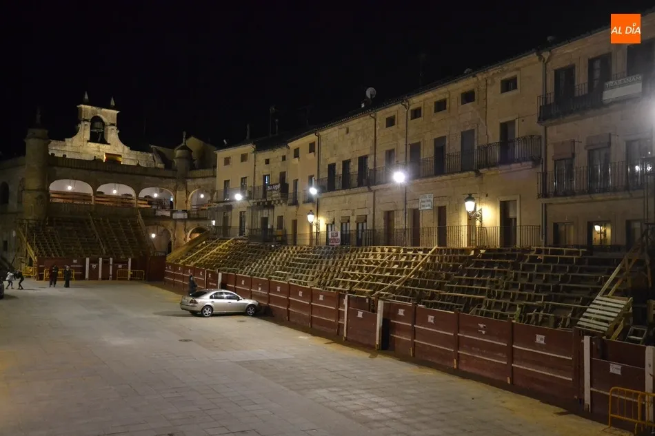 Foto 9 - La Plaza tambi&eacute;n espera impaciente el inicio de la fiesta  