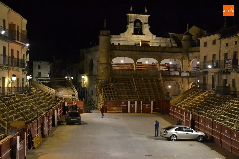 Foto 6 - La Plaza tambi&eacute;n espera impaciente el inicio de la fiesta  