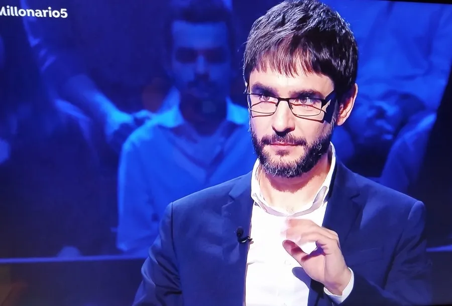 Foto 3 - Una pregunta sobre la costura a mano apea a&nbsp;Jero Hern&aacute;ndez del programa&nbsp; '&iquest;Qui&eacute;n quiere ser...