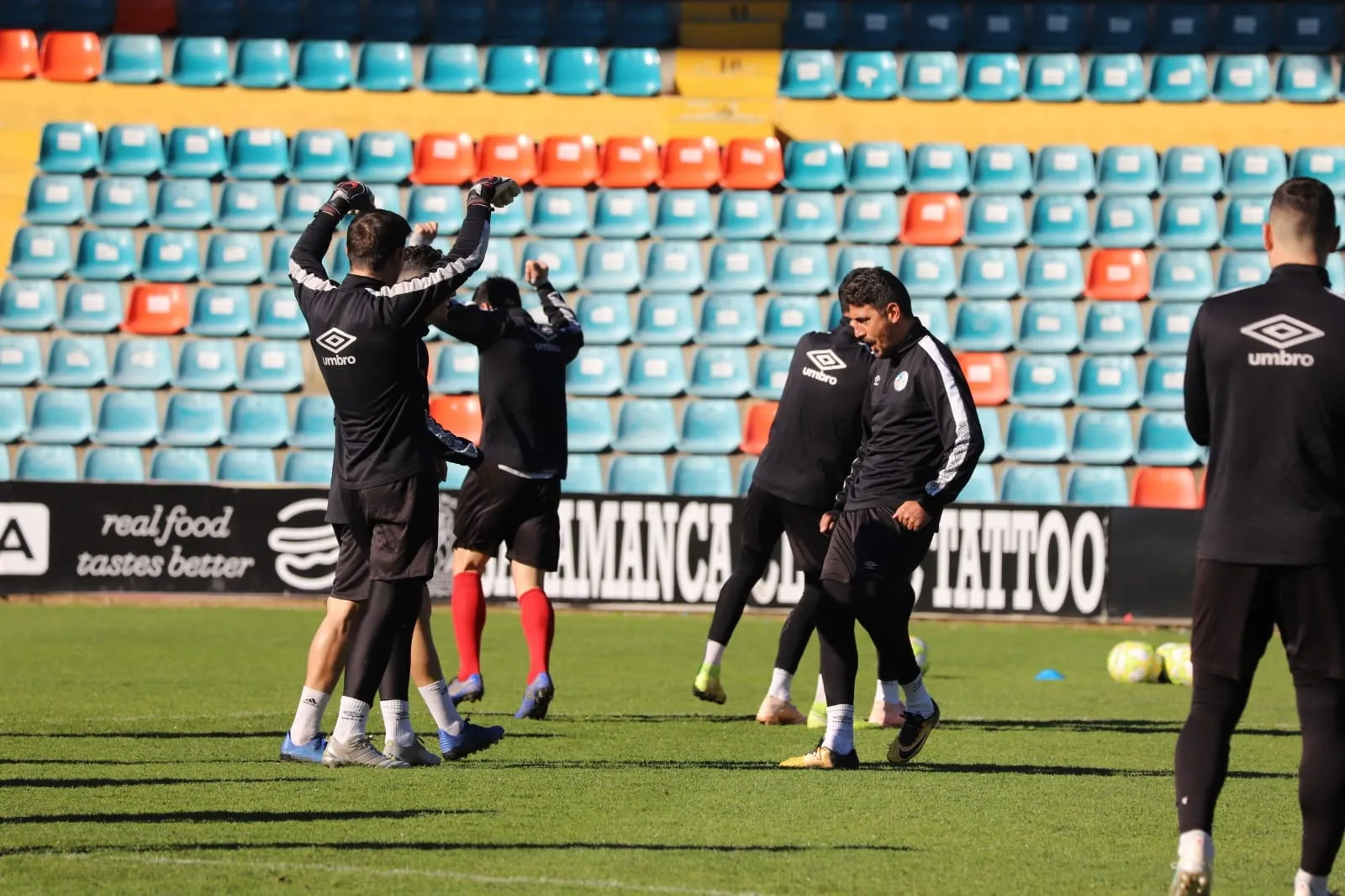 Foto 2 - Edwin Hern&aacute;ndez y Diego Aguilar ya entrenan con el Salamanca UDS a las &oacute;rdenes de Due&ntilde;as
