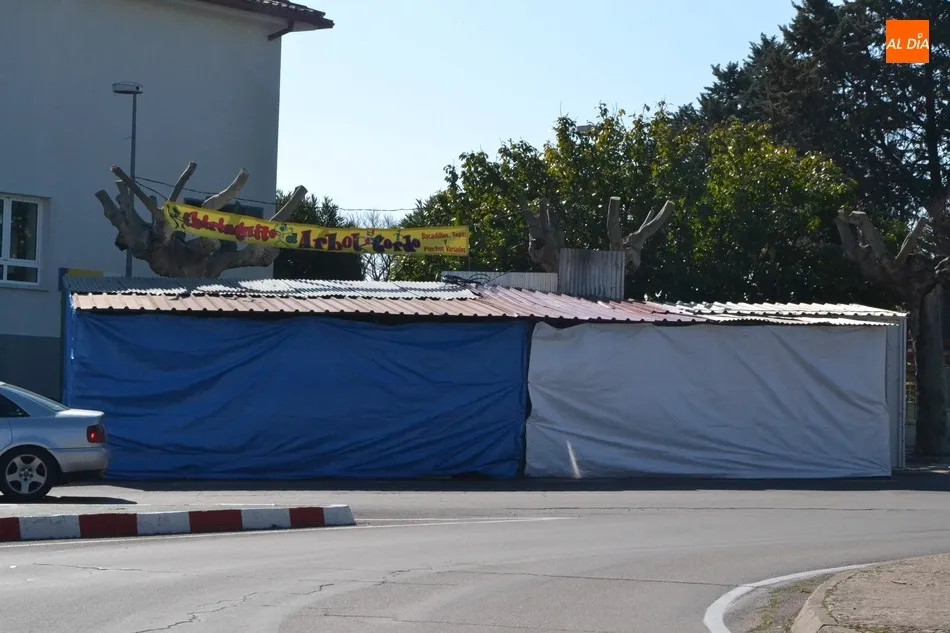Foto 5 - La extensi&oacute;n de la arena por la Plaza encabeza el carrusel de preparativos de &uacute;ltima hora  