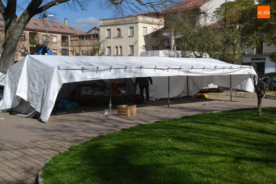 Foto 3 - La extensi&oacute;n de la arena por la Plaza encabeza el carrusel de preparativos de &uacute;ltima hora  