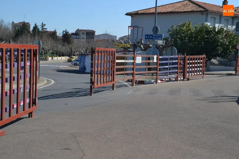 Foto 10 - La extensi&oacute;n de la arena por la Plaza encabeza el carrusel de preparativos de &uacute;ltima hora  