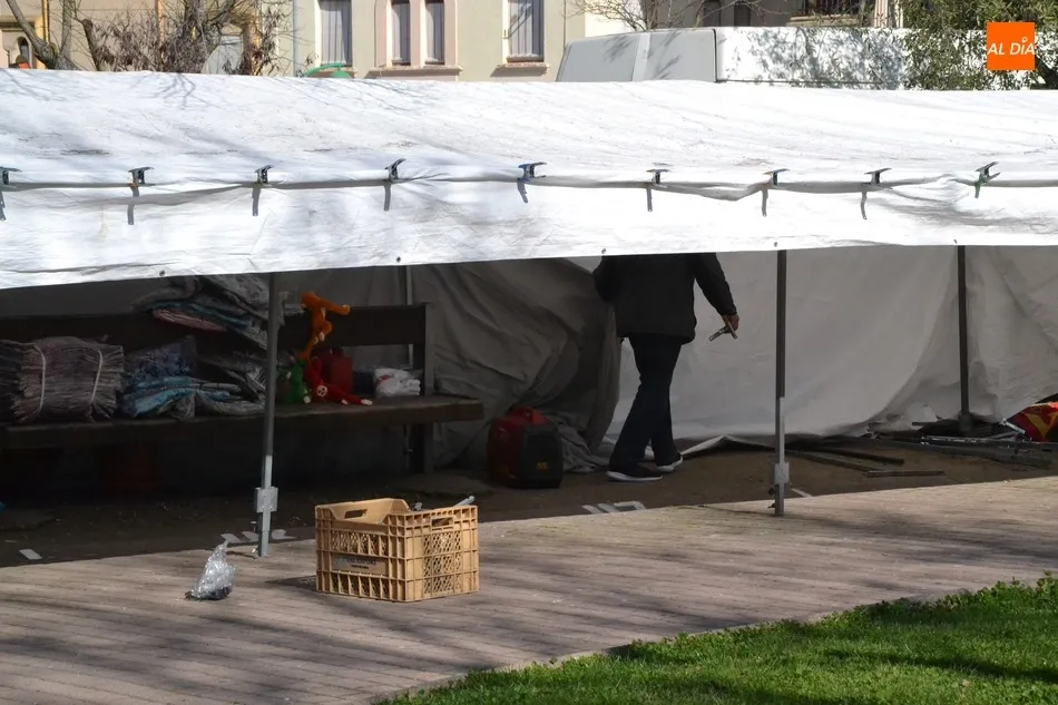 Foto 2 - La extensi&oacute;n de la arena por la Plaza encabeza el carrusel de preparativos de &uacute;ltima hora  