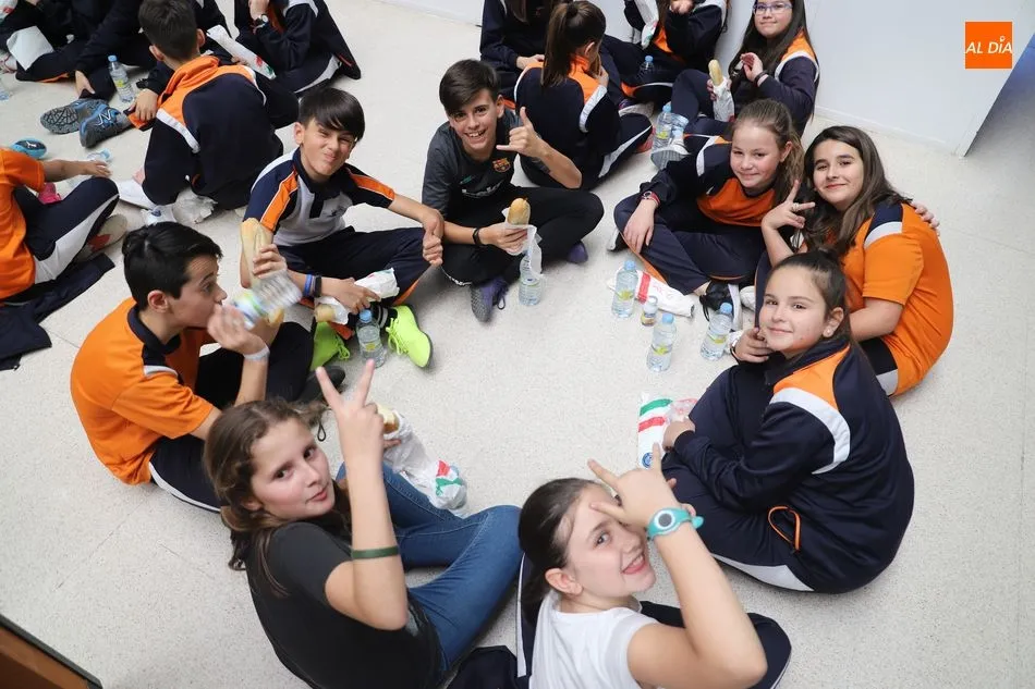 Foto 10 - Salamanca muestra su cara solidaria con el reparto de cerca de 20.000 bocadillos&nbsp;