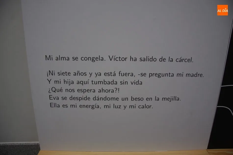 Foto 10 - Vitigudino muestra su lucha contra la violencia de g&eacute;nero con la muestra &lsquo;Un beso en la...