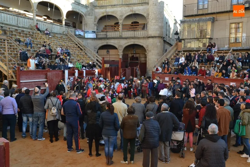 Foto 4 - La Escuela de M&uacute;sica desfila al ritmo del &lsquo;Amigos para Siempre&rsquo;  