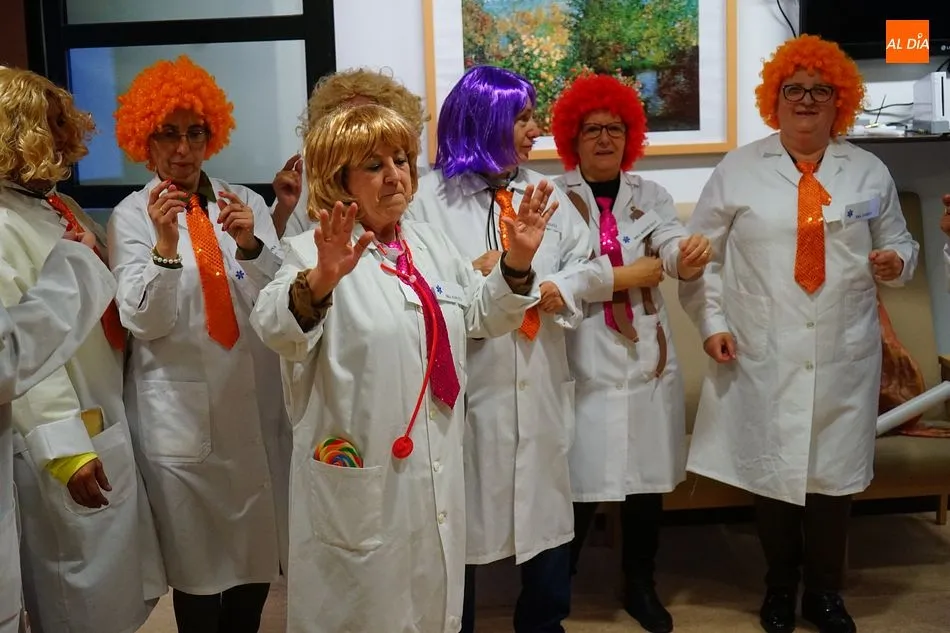 Foto 10 - El grupo de chirigotas inicia la programaci&oacute;n de carnaval de Guijuelo