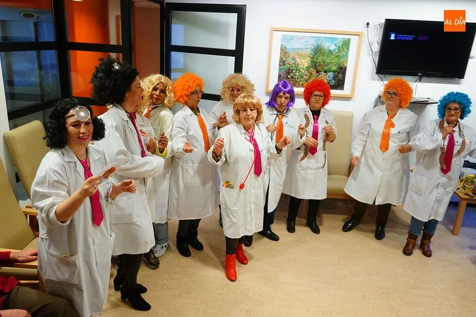 Foto 8 - El grupo de chirigotas inicia la programaci&oacute;n de carnaval de Guijuelo