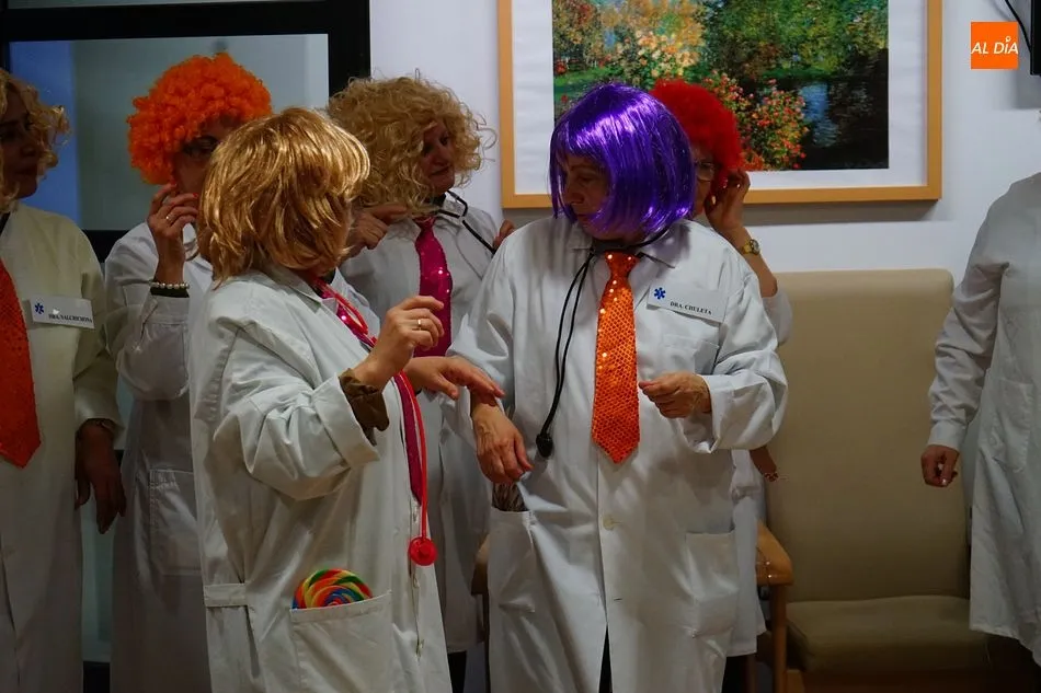Foto 5 - El grupo de chirigotas inicia la programaci&oacute;n de carnaval de Guijuelo