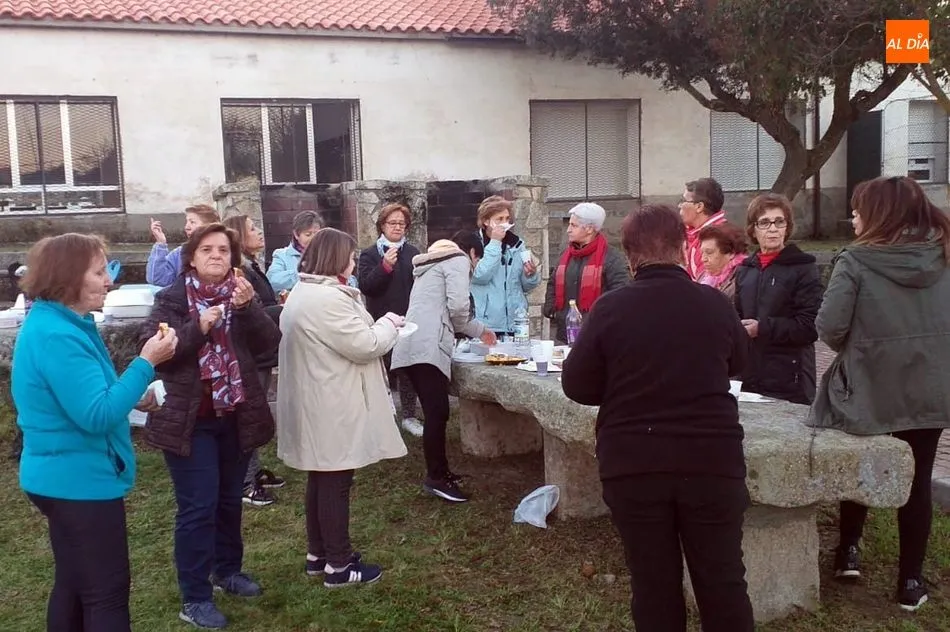 Foto 6 - Las mujeres de Cip&eacute;rez no pasan por alto el Jueves Merendero  