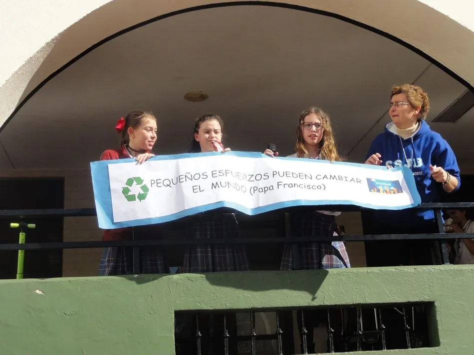 Foto 7 - Bocatas solidarios en el Colegio San Juan Bosco  