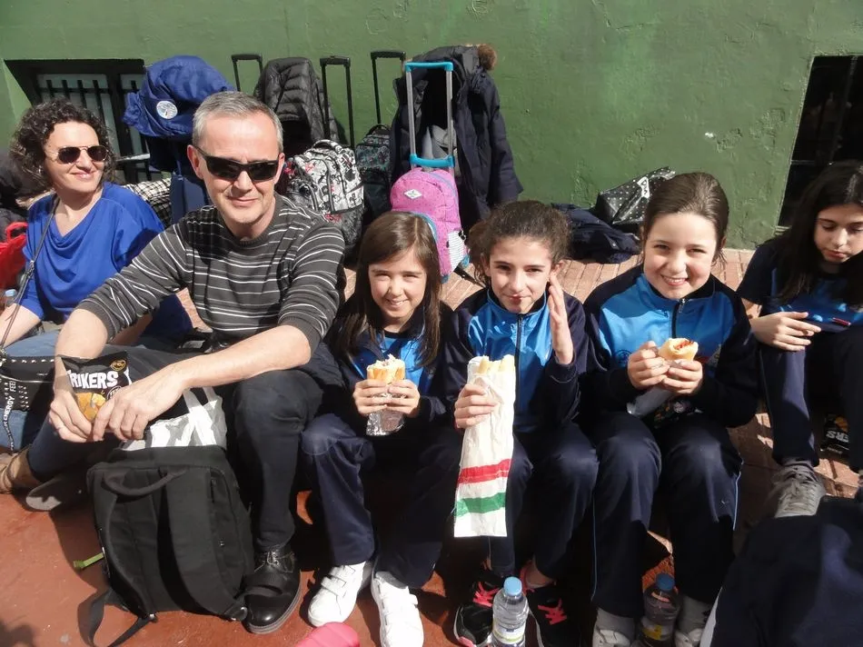 Foto 6 - Bocatas solidarios en el Colegio San Juan Bosco  