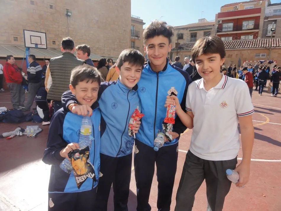 Foto 3 - Bocatas solidarios en el Colegio San Juan Bosco  
