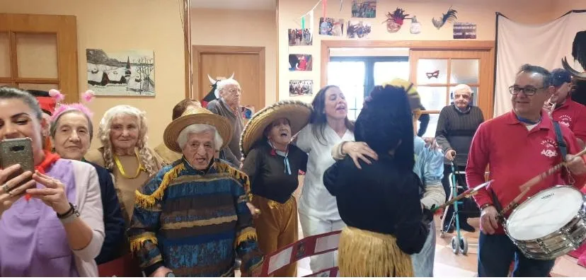 Foto 11 - Caracillo recibe el Carnaval con carretones, m&uacute;sica de charanga y el preg&oacute;n de Sara Vicente  