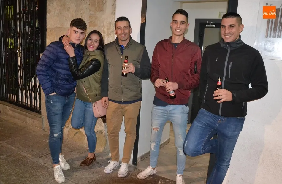 Foto 9 - Eh, s&aacute;canos una foto: Los &uacute;ltimos del Jueves de Casetas y los primeros del Viernes de Carnaval  