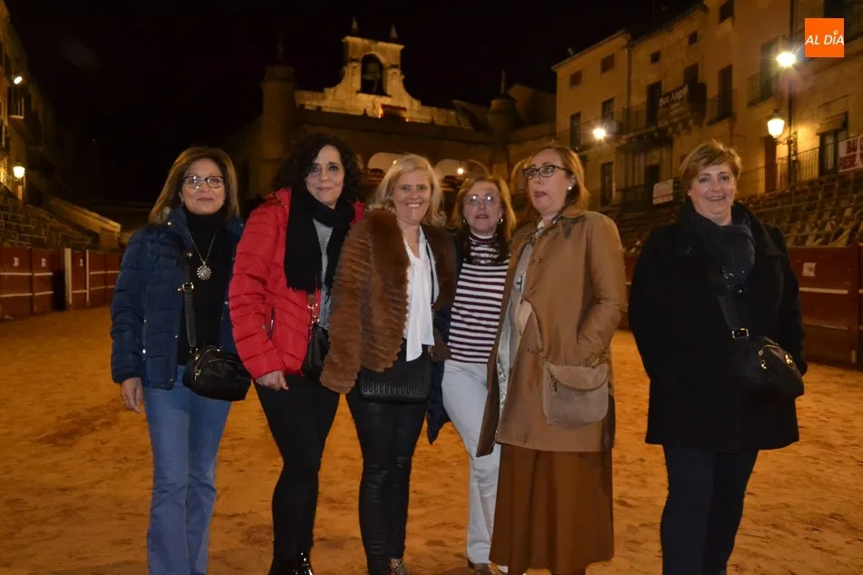 Foto 7 - Eh, s&aacute;canos una foto: Los &uacute;ltimos del Jueves de Casetas y los primeros del Viernes de Carnaval  