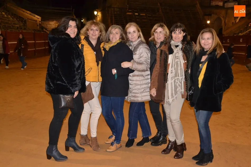 Foto 6 - Eh, s&aacute;canos una foto: Los &uacute;ltimos del Jueves de Casetas y los primeros del Viernes de Carnaval  
