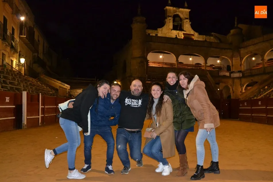 Foto 3 - Eh, s&aacute;canos una foto: Los &uacute;ltimos del Jueves de Casetas y los primeros del Viernes de Carnaval  