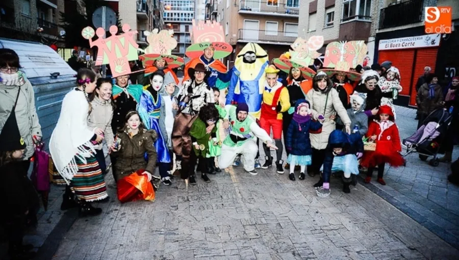 Los disfraces llenarán de color las calles del barrio del Oeste