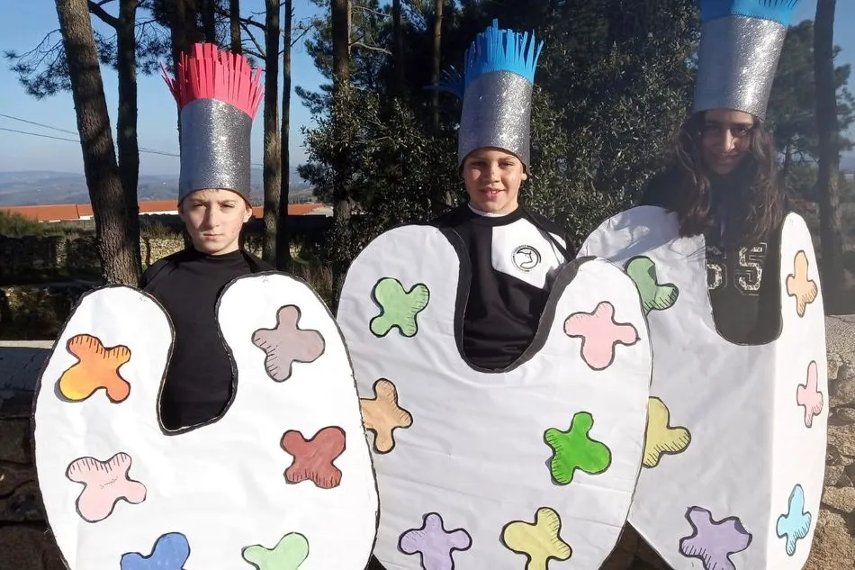 Foto 9 - Los alumnos del CRA La Ribera comparten el Carnaval en Aldead&aacute;vila con los mayores  