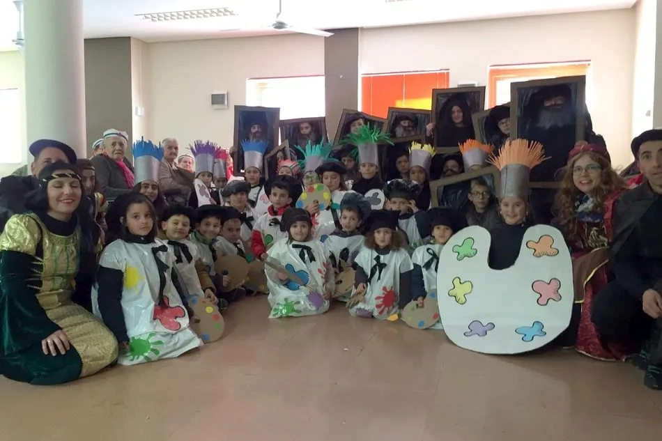 Foto 8 - Los alumnos del CRA La Ribera comparten el Carnaval en Aldead&aacute;vila con los mayores  
