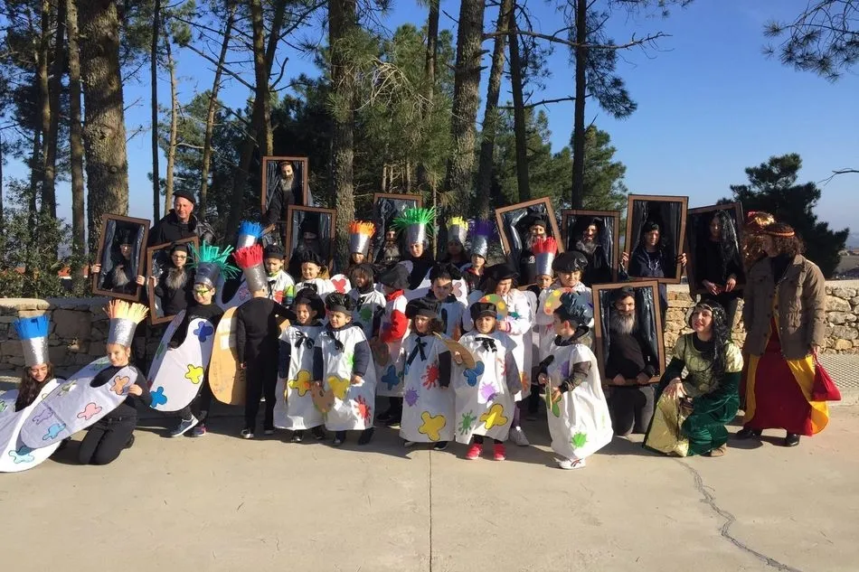 Foto 7 - Los alumnos del CRA La Ribera comparten el Carnaval en Aldead&aacute;vila con los mayores  