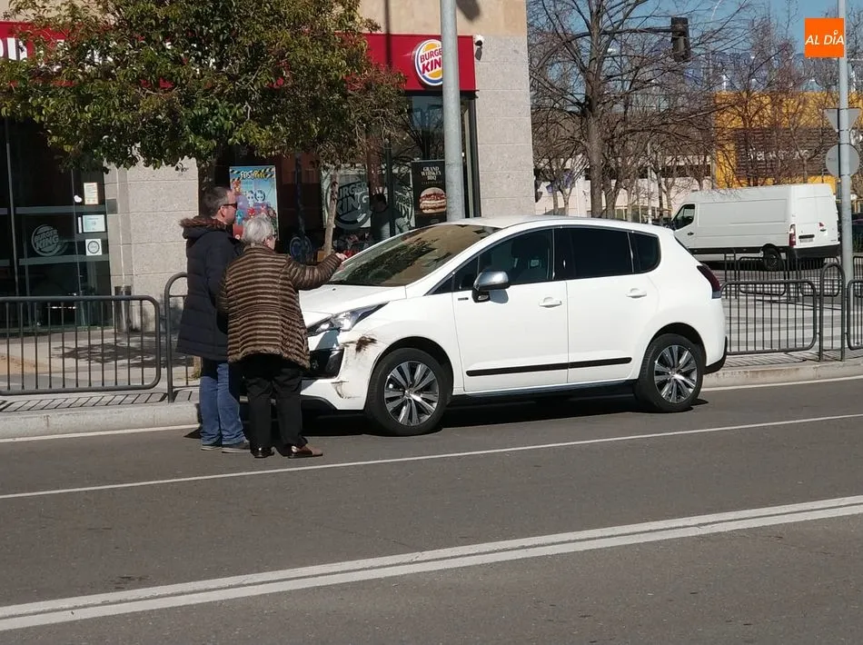 Foto 2 - Un herido leve en Villares de la Reina y un golpe entre dos turismos en Salamanca en las &uacute;ltimas...