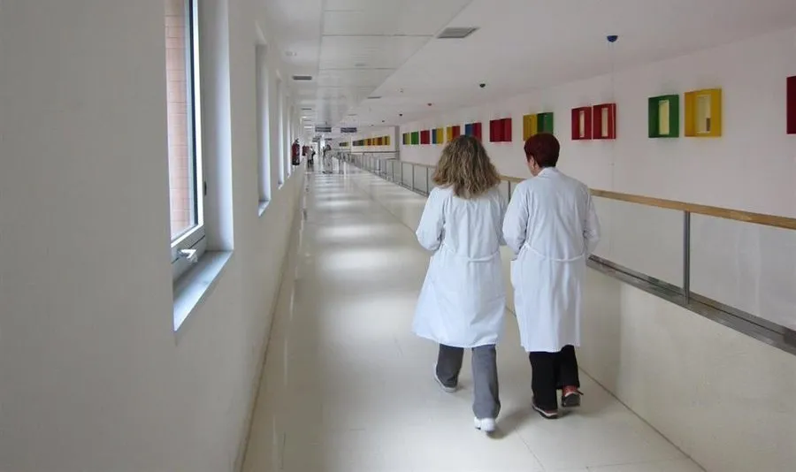 Personal sanitario en el Hospital Universitario Río Hortega de Valladolid. - EUROPA PRESS - Archivo