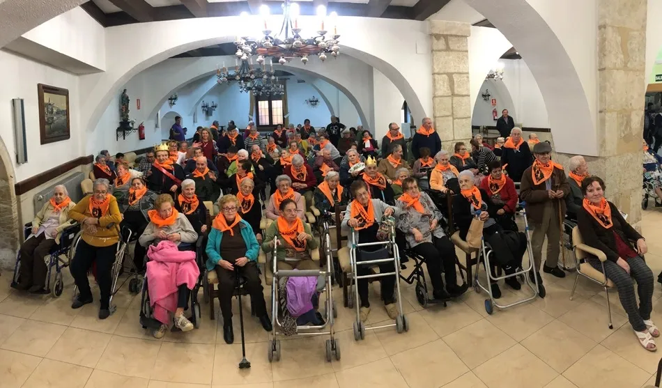 Foto 2 - Los residentes del Hospital de la Pasi&oacute;n celebran por anticipado el Campanazo  