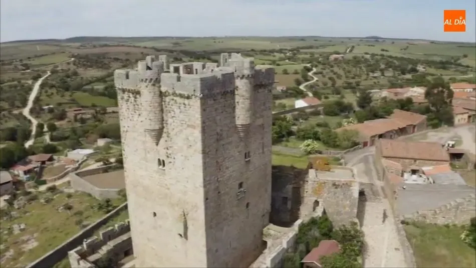 El Ayuntamiento de San Felices de los Gallegos promociona la villa medieval  