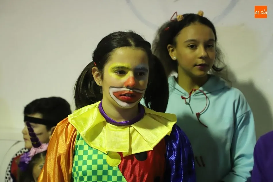 Foto 4 - El circo protagoniza el carnaval del colegio Antonio Machado