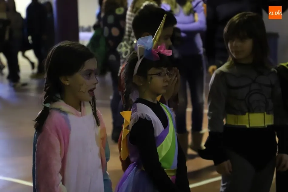 Foto 2 - El circo protagoniza el carnaval del colegio Antonio Machado
