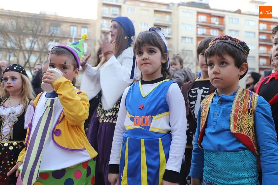 Foto 7 - El Colegio Padre Manj&oacute;n festeja con alegr&iacute;a el carnaval