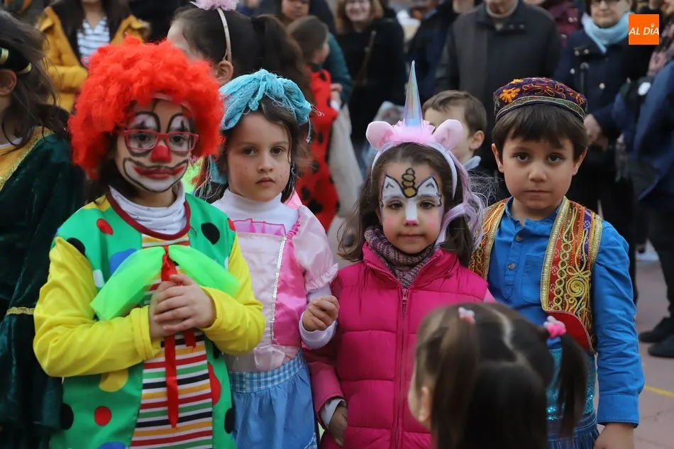 Foto 6 - El Colegio Padre Manj&oacute;n festeja con alegr&iacute;a el carnaval