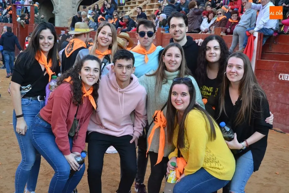 Foto 6 - Las charangas dan el primer Campanazo ante una abarrotada Plaza que grit&oacute; &lsquo;No es No&rsquo;  
