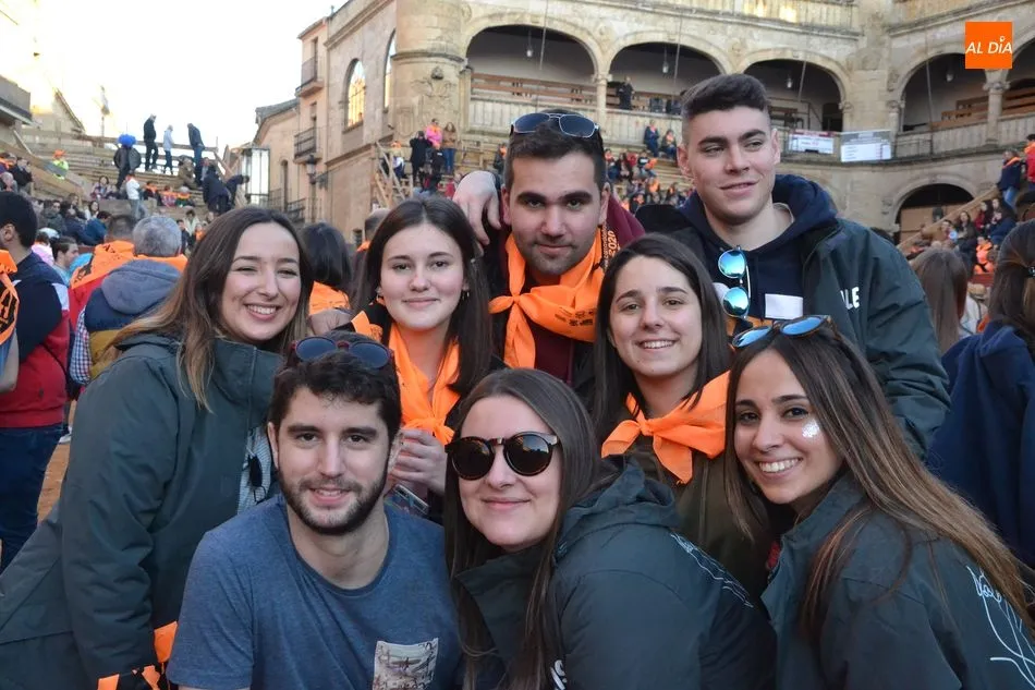 Foto 3 - Las charangas dan el primer Campanazo ante una abarrotada Plaza que grit&oacute; &lsquo;No es No&rsquo;  