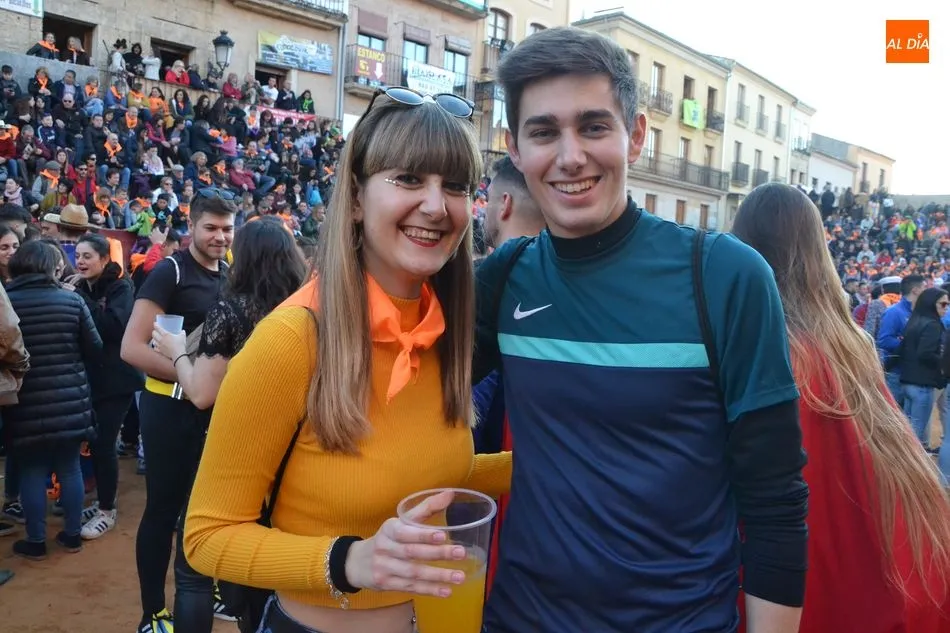 Foto 2 - Las charangas dan el primer Campanazo ante una abarrotada Plaza que grit&oacute; &lsquo;No es No&rsquo;  