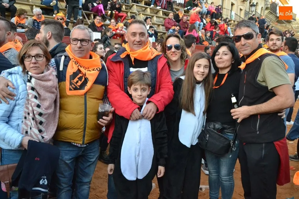 Foto 4 - Las charangas dan el primer Campanazo ante una abarrotada Plaza que grit&oacute; &lsquo;No es No&rsquo;  